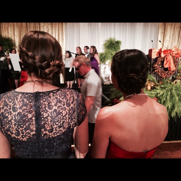 Cap sleeve lace and flutter gown - Picture 2 of 7